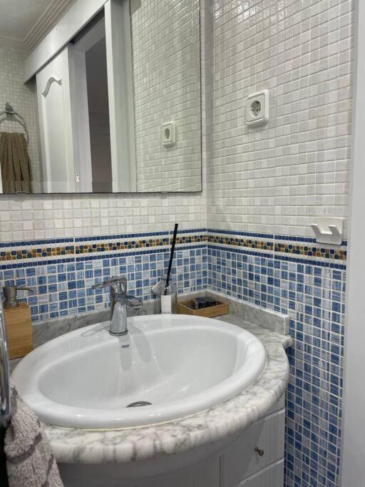 Cal Salmare Seafront Apartment With Rooftop Terrace And Pool Calafell Dış mekan fotoğraf