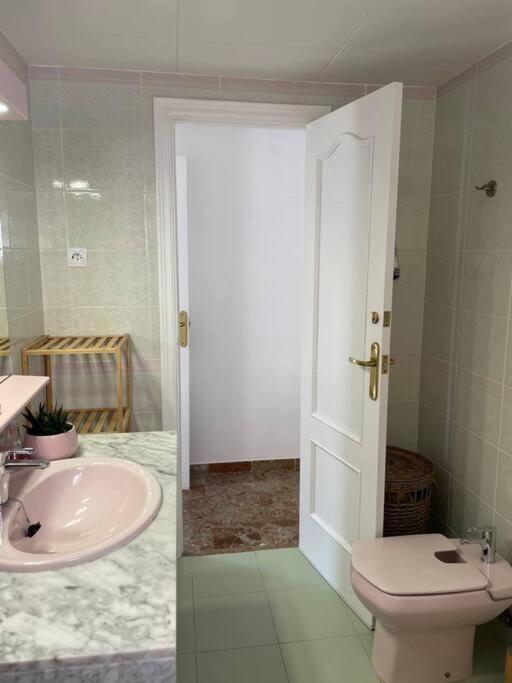 Cal Salmare Seafront Apartment With Rooftop Terrace And Pool Calafell Dış mekan fotoğraf