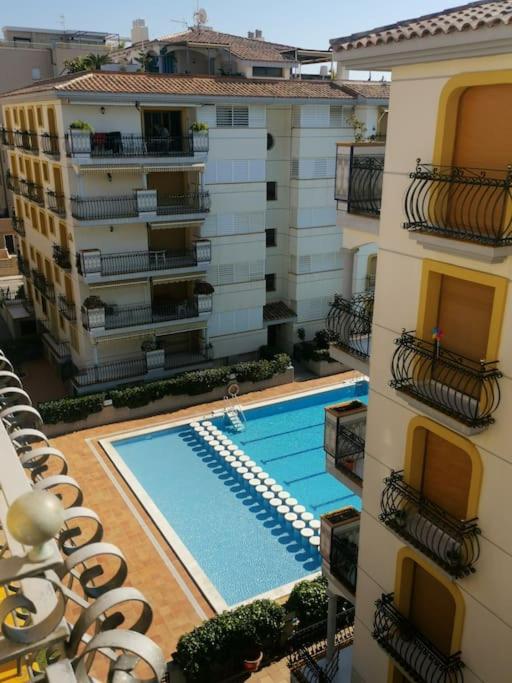 Cal Salmare Seafront Apartment With Rooftop Terrace And Pool Calafell Dış mekan fotoğraf