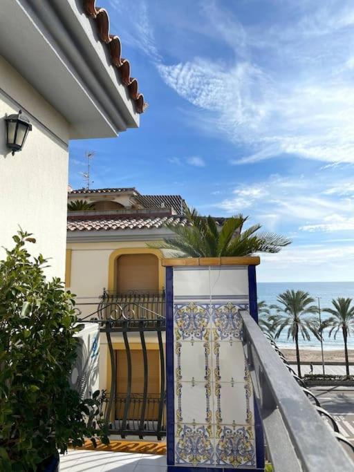 Cal Salmare Seafront Apartment With Rooftop Terrace And Pool Calafell Dış mekan fotoğraf