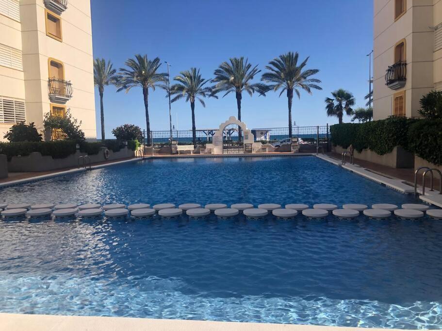 Cal Salmare Seafront Apartment With Rooftop Terrace And Pool Calafell Dış mekan fotoğraf